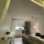 아파트 Super Cozy Only Steps From Metro & Redi! Self Check-in! 헬싱키