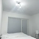 아파트 Super Cozy Only Steps From Metro & Redi! Self Check-in! *