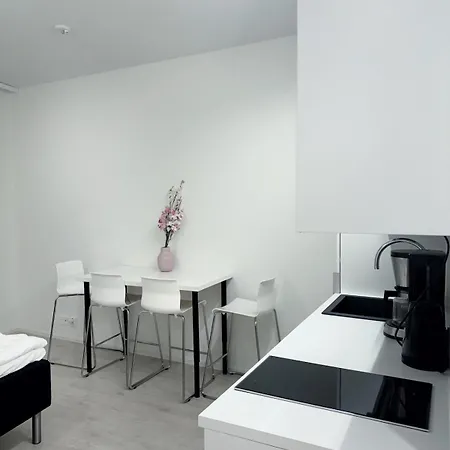 Super Cozy Only Steps From Metro & Redi! Self Check-in! Apartment Helsinki