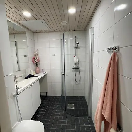 Super Cozy Only Steps From Metro & Redi! Self Check-in! * Helsinki