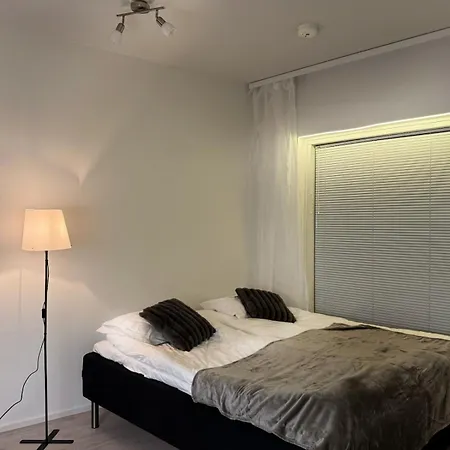Super Cozy Only Steps From Metro & Redi! Self Check-in! Apartment Helsinki