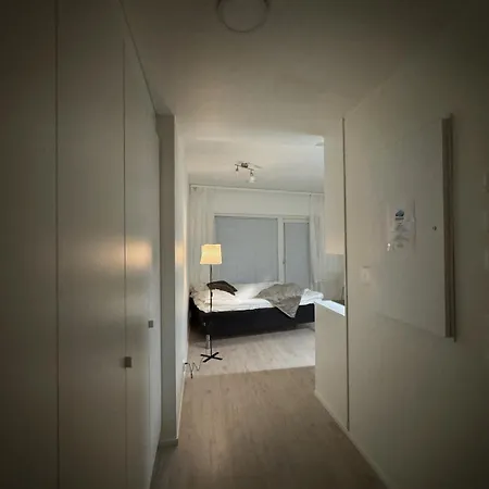 דירה Super Cozy Only Steps From Metro & Redi! Self Check-in! *