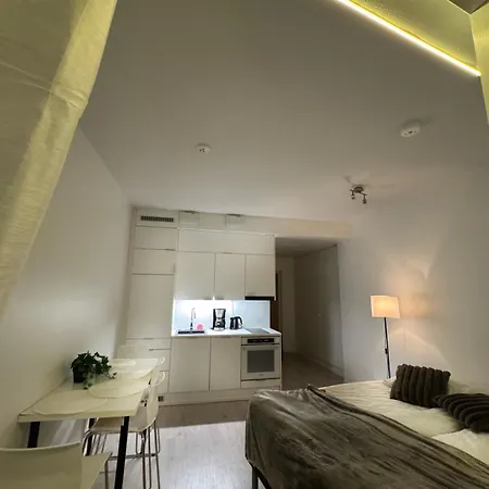 Daire Super Cozy Only Steps From Metro & Redi! Self Check-in! Helsinki