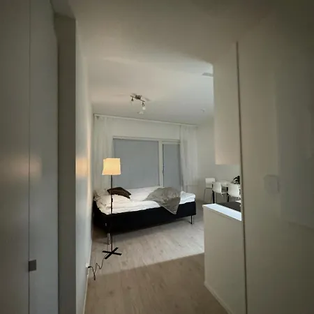 Super Cozy Only Steps From Metro & Redi! Self Check-in! *