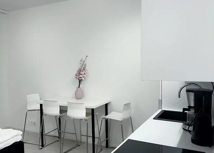 Super Cozy Only Steps From Metro & Redi! Self Check-in! Apartment Helsinki