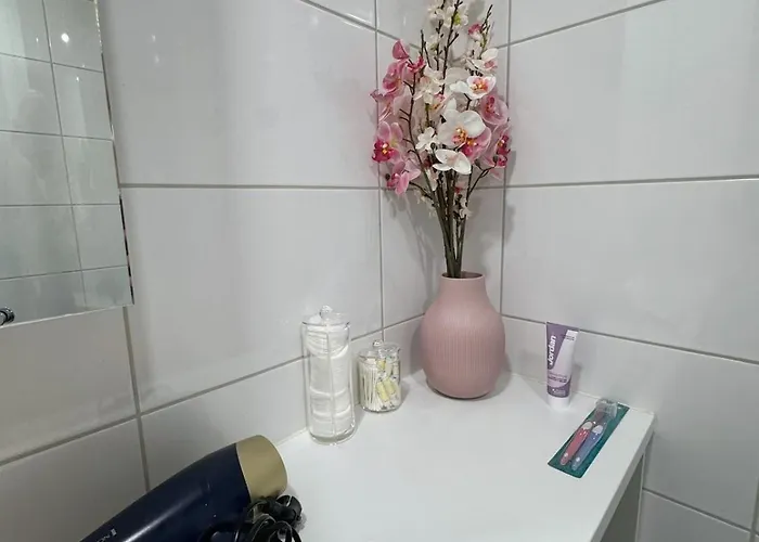 Super Cozy Only Steps From Metro & Redi! Self Check-in! Apartment Helsinki